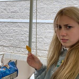 Meet your Posher, Alivia